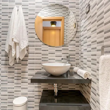 Atico Terraza Privada Piscina Centro Ac Nuevo 1hab *